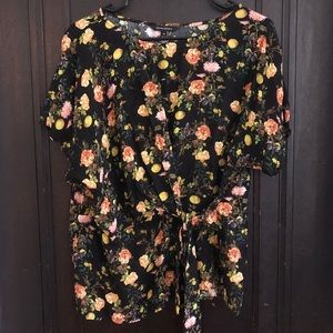$3 for 25🌹Banana Republic Faux-Wrap Floral Blouse